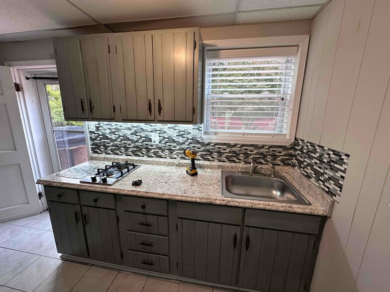 Building Photo - 729 Carlouetta Rd