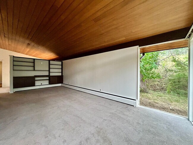 Building Photo - Beautiful SW Boulder MCM Home with Mountai...