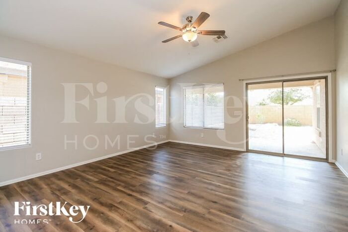 Building Photo - 1417 E Jeanne Ln