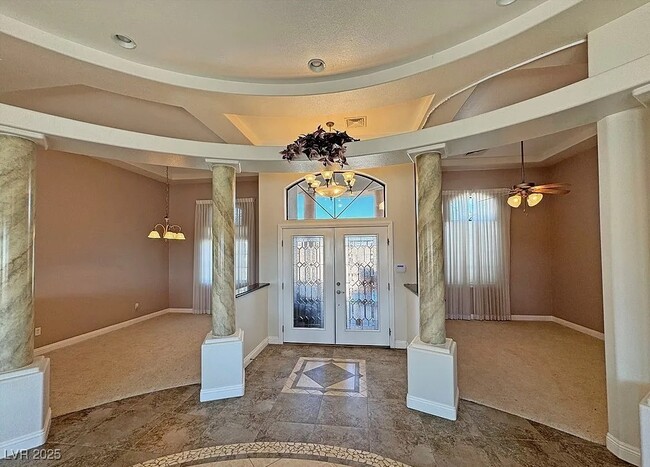 Building Photo - 3580 Prairie Ave