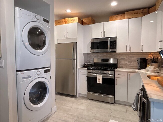 Building Photo - 3 Bryant Ave