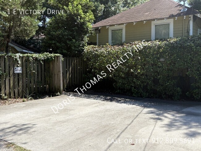 Building Photo - 1 E Victory Dr