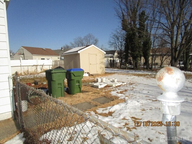 Building Photo - 25 Hull Dr