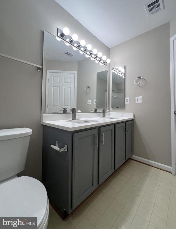 Building Photo - 2035 Madrillon Springs Ct