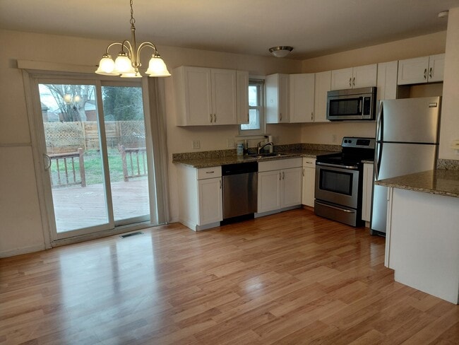 Building Photo - 33890 Hunter Ave