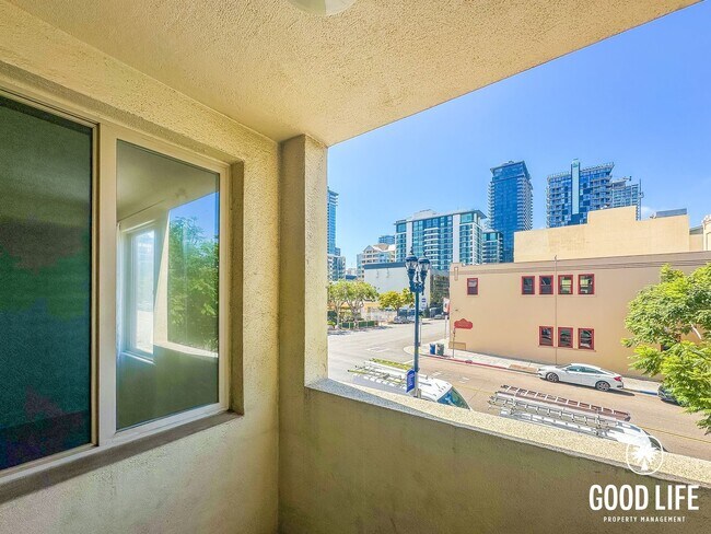 Building Photo - SD: Luminous 3BD/2BA Corner Unit in Little Italy with City Views, W/D & Private Balcony
