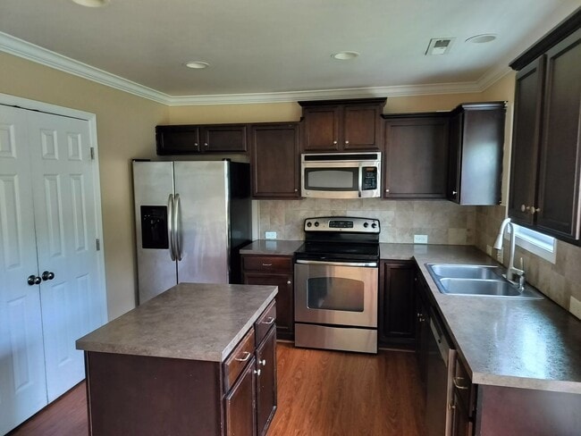 Building Photo - Ready in Raeford