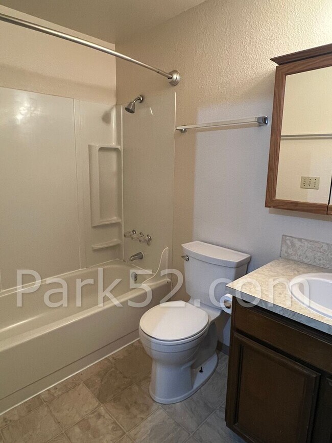 Building Photo - 12613 80th Ave E