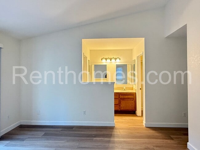 Building Photo - 10807 Woodstream Point