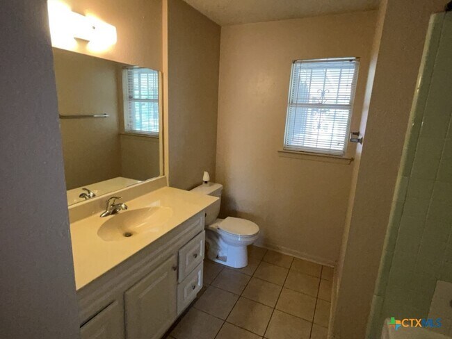 Building Photo - 1502 Linda Ln