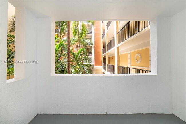 Building Photo - 17150 N Bay Rd