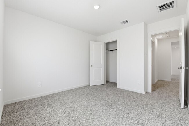 Building Photo - 3534 Blue Mockingbird St