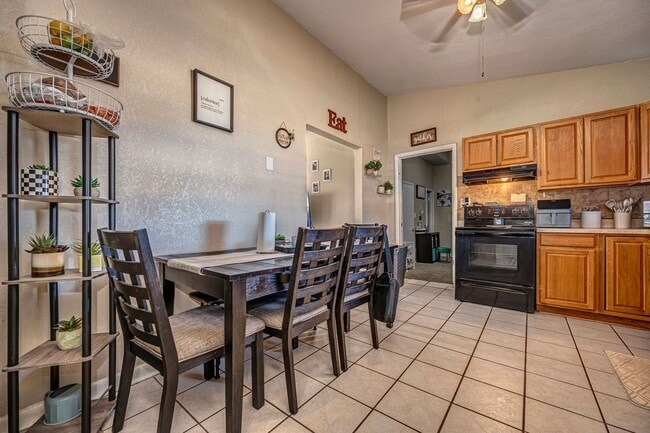 Building Photo - 4 Bedroom Rental Available February 15th!