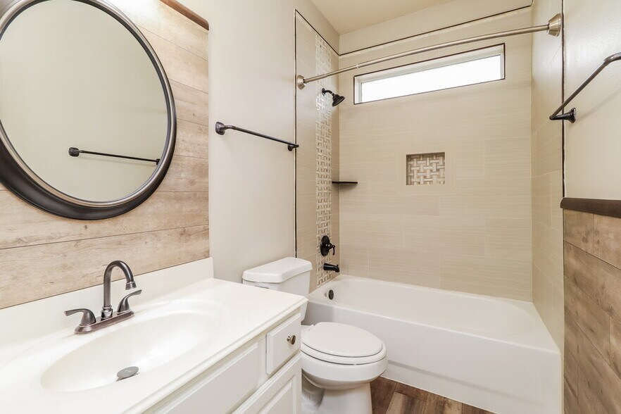 Building Photo - 2548 Blue Heron Cir
