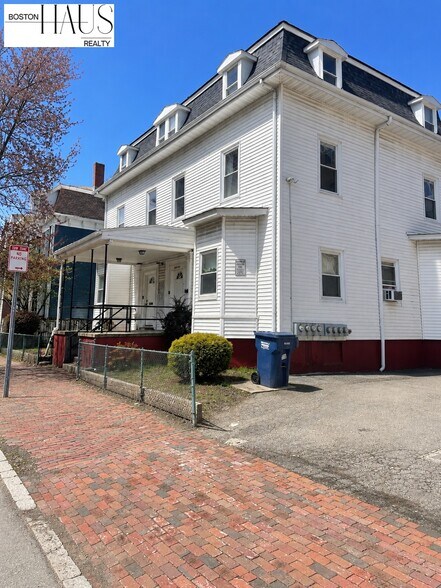 Building Photo - 30 Inman St
