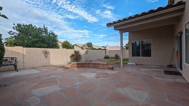 Building Photo - 12051 S 44th St