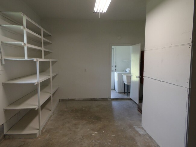 Building Photo - 3Bd/2BA   Brick Ranch Home