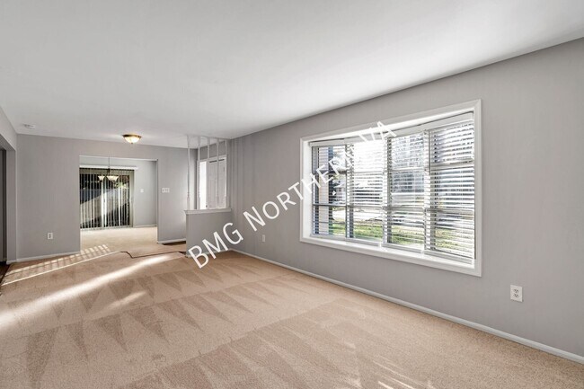 Building Photo - 5207 Gainsborough Dr