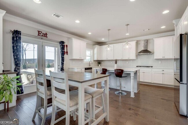 Building Photo - 7540 Carson Ct
