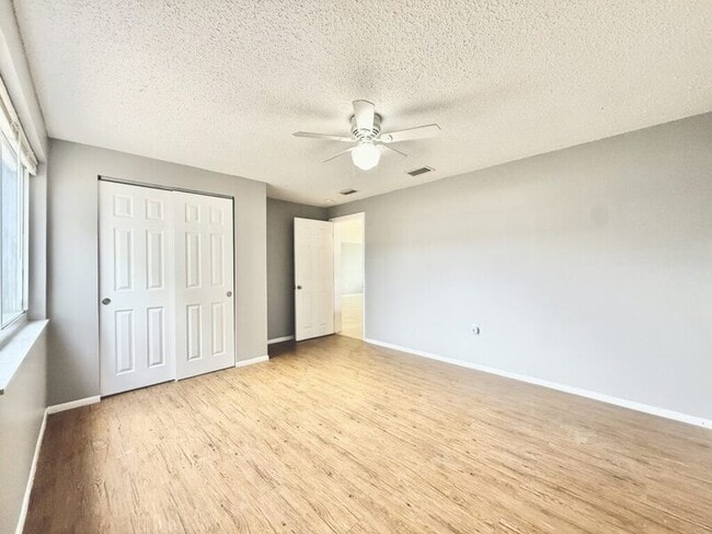 Building Photo - 6417 Sutherland Ave