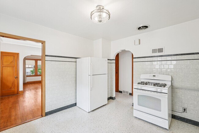 Building Photo - 2170 S 64th St