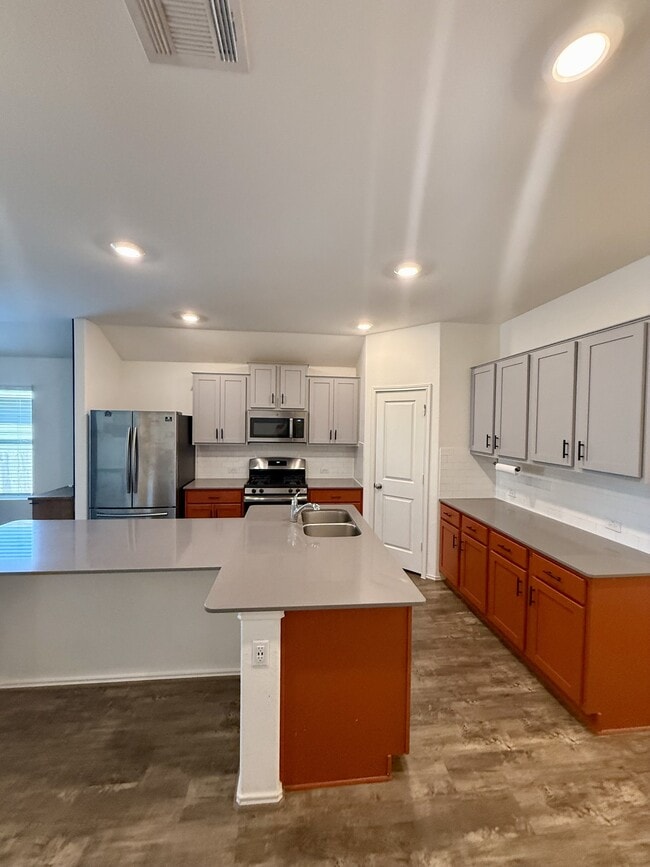 Building Photo - 3908 Ignacio Dr