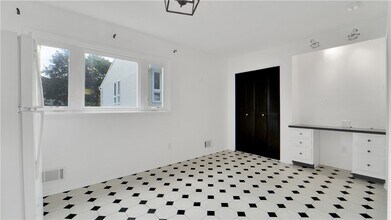 Building Photo - 37 Blue Ridge Rd