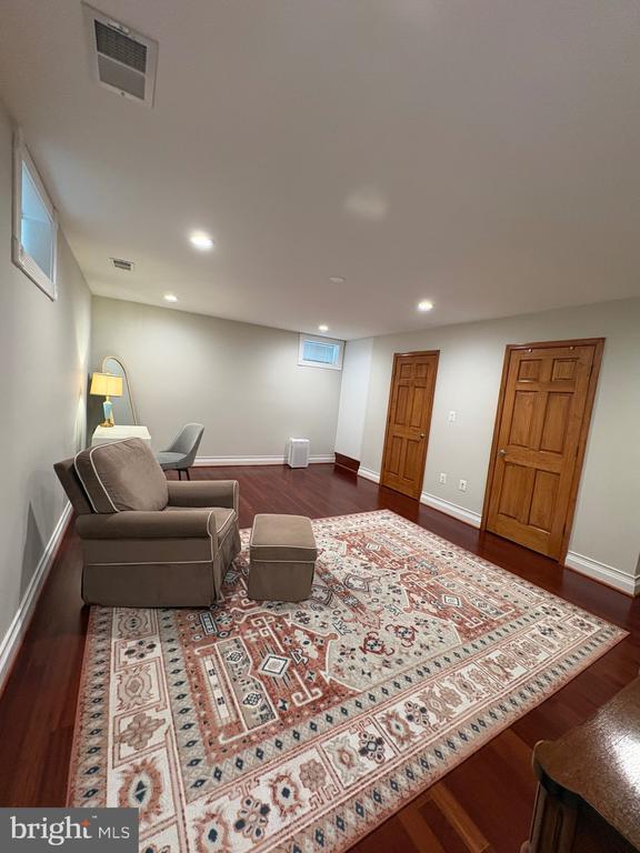 Building Photo - 38 Cherry Hill Dr