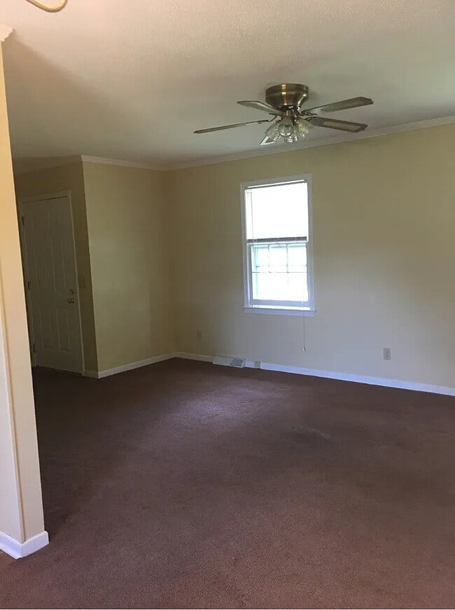 Building Photo - 2 Bedroom 2 Bathroom