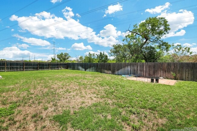 Building Photo - 2850 Lindenwood Run