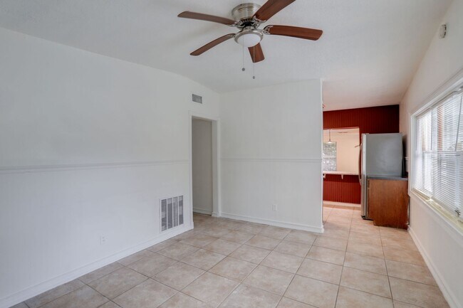 Building Photo - 7608 Simms Ave