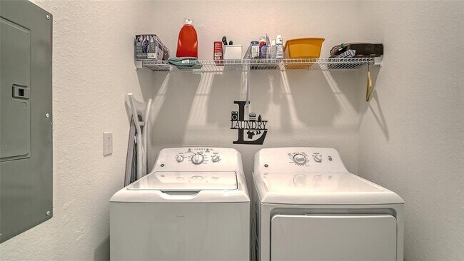 Building Photo - 12140 Wellen Golf St