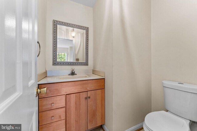 Building Photo - 9 Snug Hill Ct