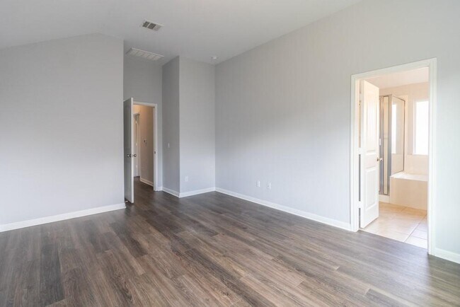 Building Photo - 1411 Elbe St