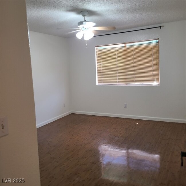 Building Photo - 636 Yacht Harbor Dr