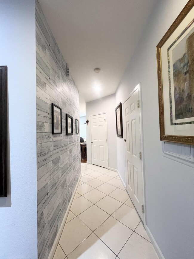 Building Photo - 8919 Sandshot Ct