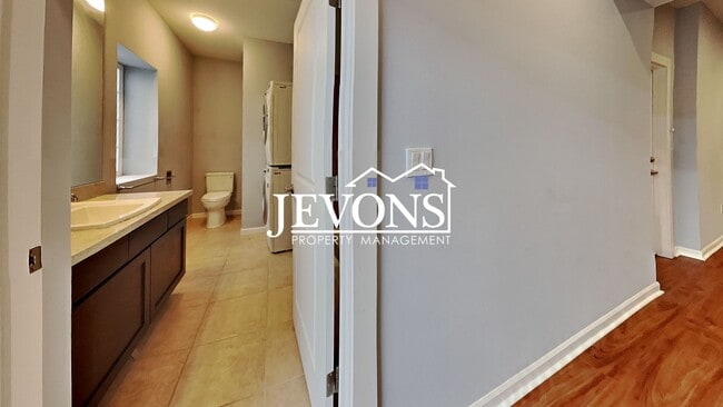 Building Photo - Discover this charming ADU near Golden Gar...