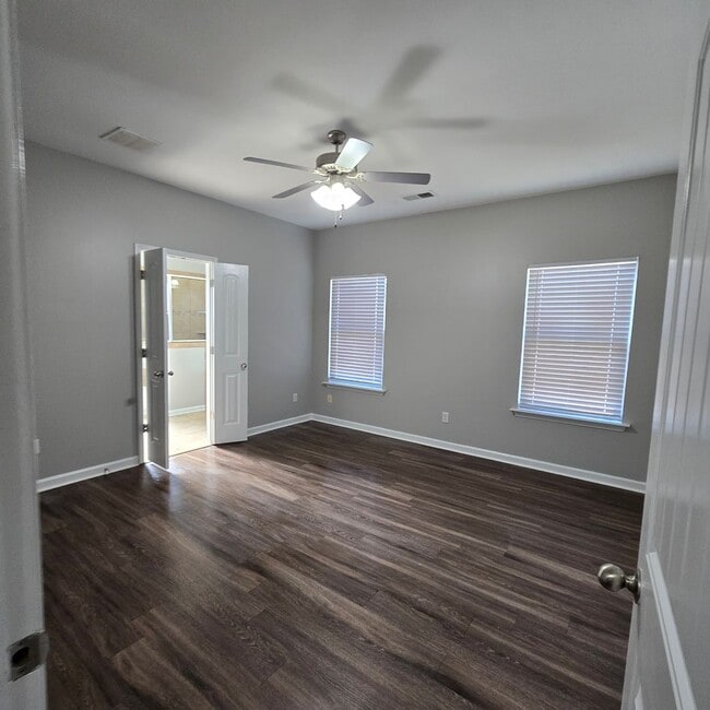 Building Photo - 10889 Blake Cir