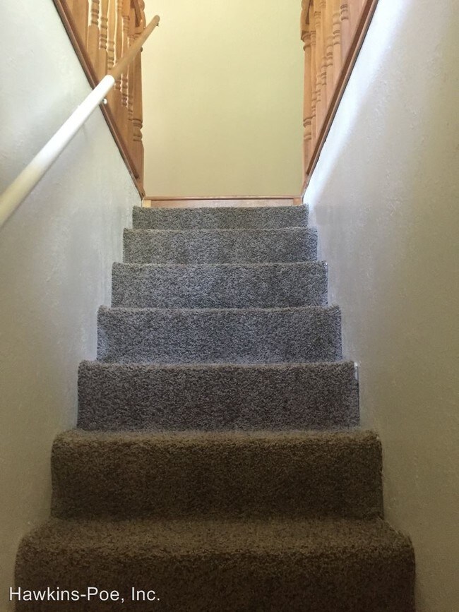 Building Photo - 1102 S Lawrence St