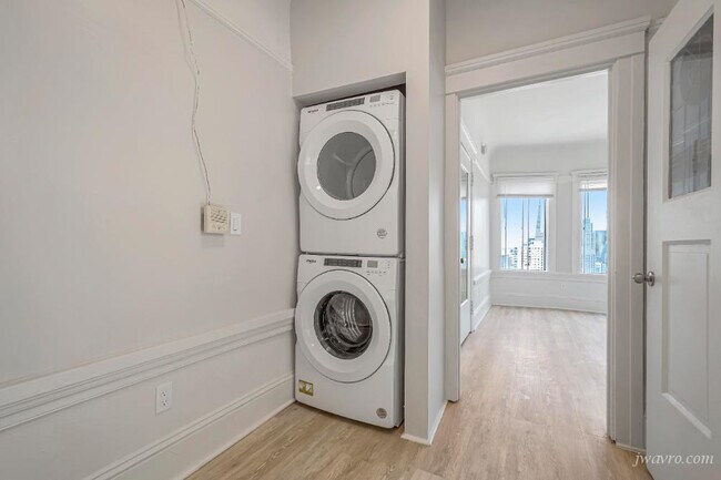 Building Photo - 1250 Taylor St