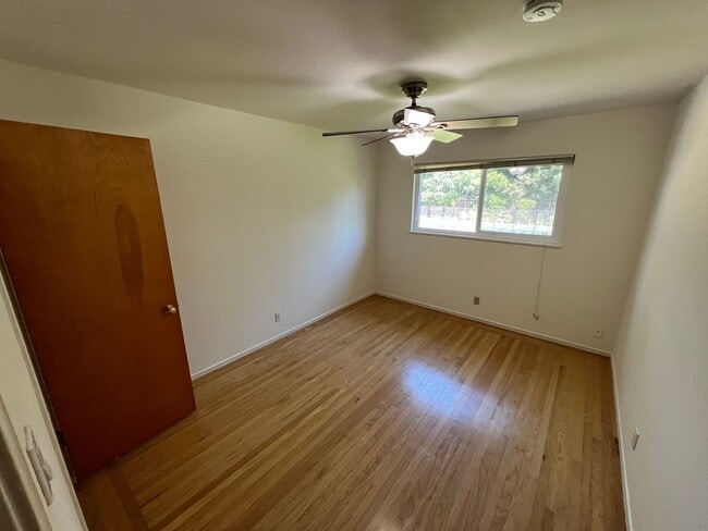 Building Photo - Charming Neighborhood in Carmichael with b...