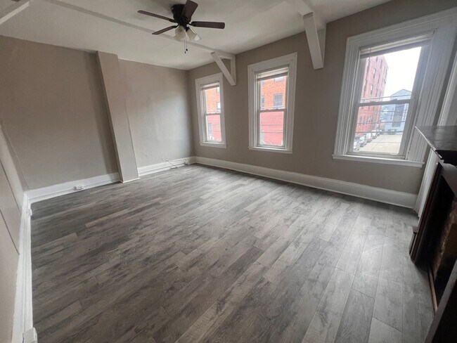 Building Photo - 1815 Locust St