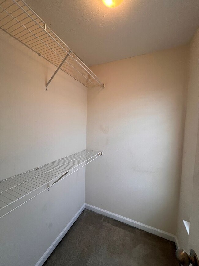 Building Photo - Available Now! 2 Bed, 2.5 Bath Townhome in The Cottages Of Lake Forest