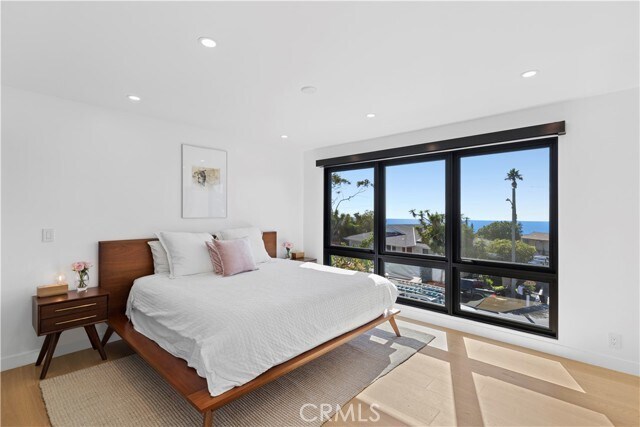 Building Photo - 2880 Zell Dr