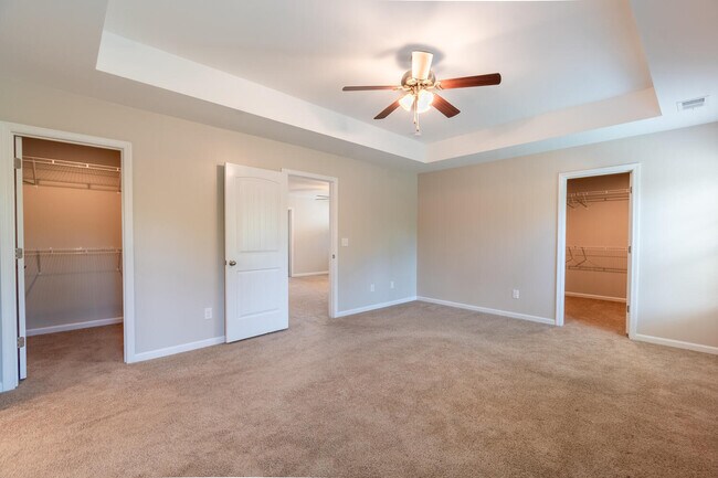 Building Photo - 3733 Moseley Dr