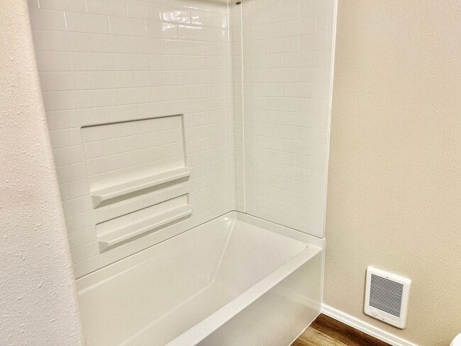 Building Photo - 225 E Westview Ave