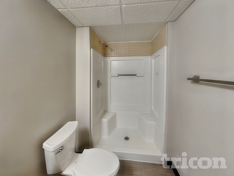 Building Photo - 5535 Highland Trail
