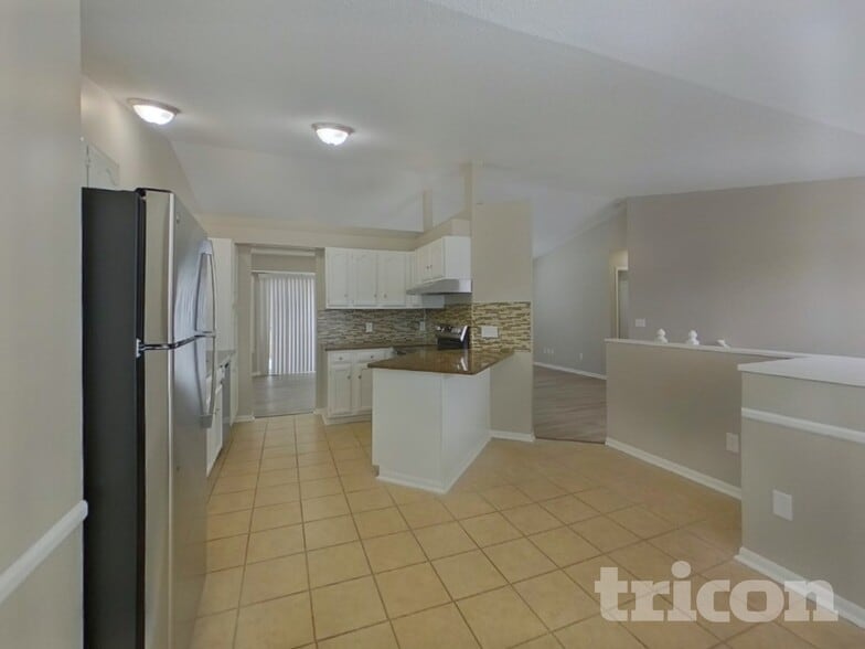 Building Photo - 14098 Yosemite Ave S