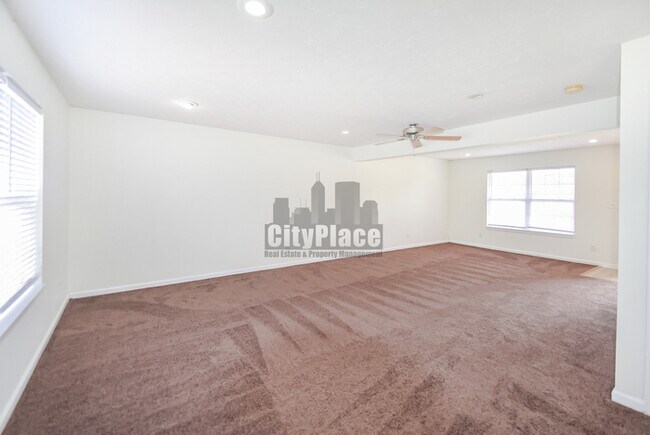 Building Photo - 1394 Fall Ridge Dr