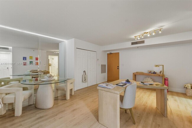 Building Photo - 9195 Collins Ave